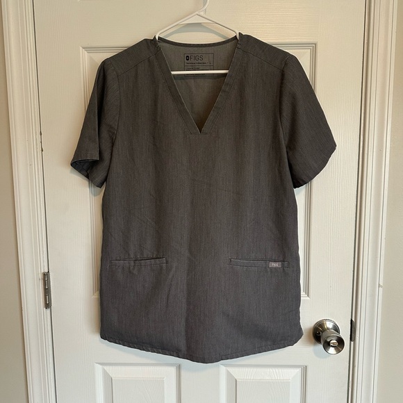 Figs Gray scrubs top - Picture 1 of 3